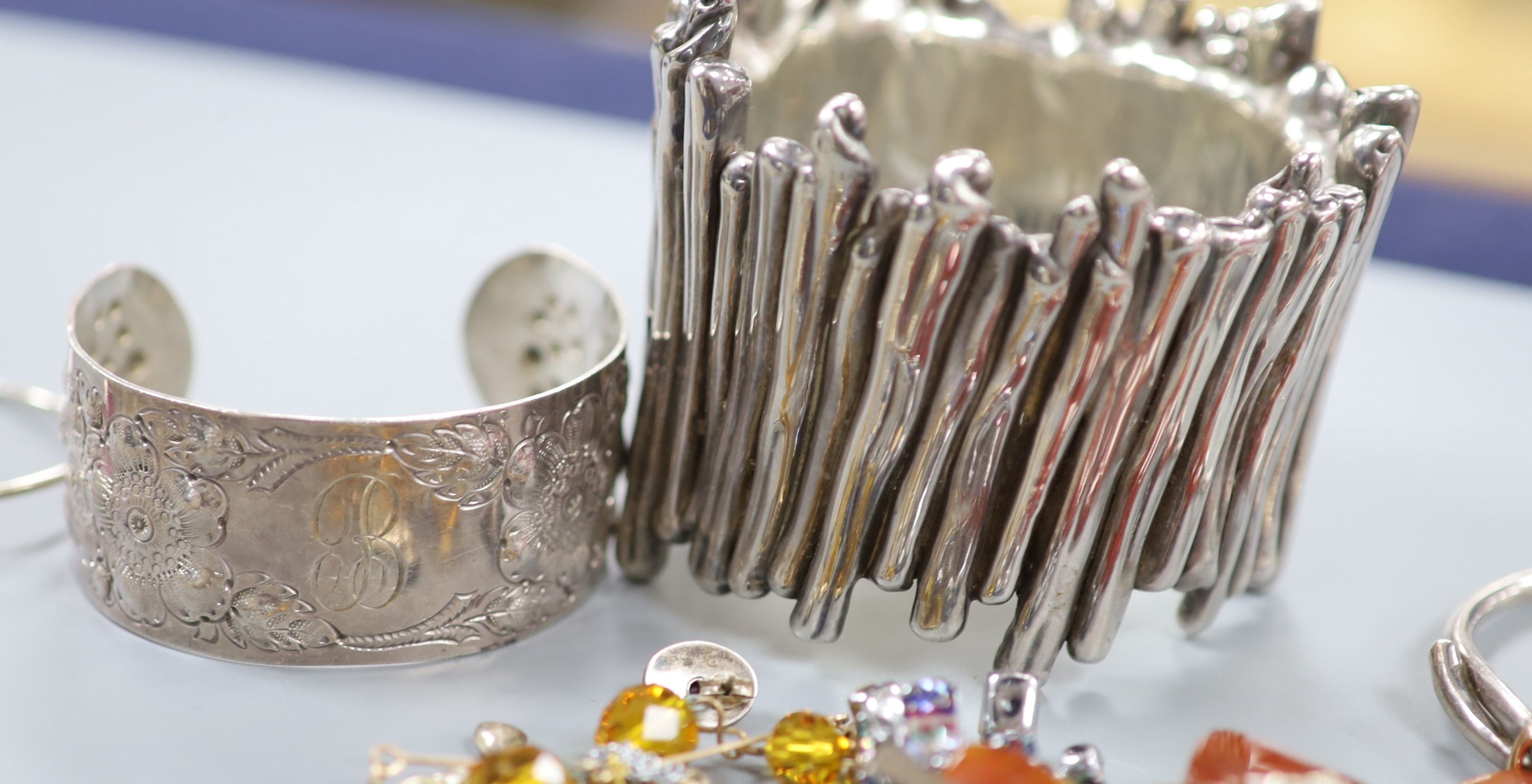 Mixed white metal, 925 and costume jewellery including bracelets and bangles an agate set necklace.